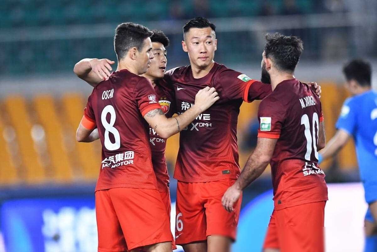 关于国安顽强击败鲁能，领跑积分榜的信息