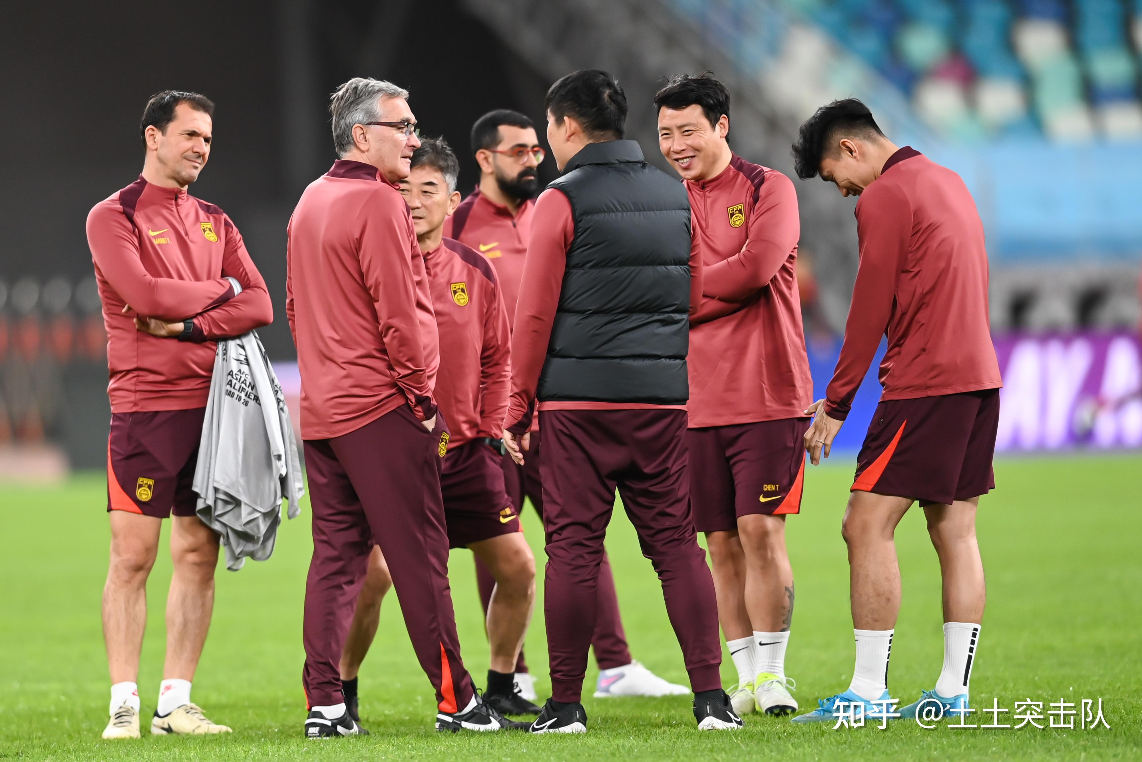 国足客场0-1沙特热议:伊万临场差到极致