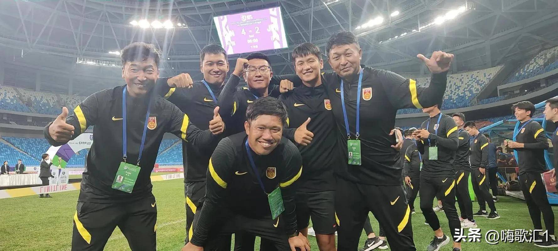 包含国足东亚杯新帅人选浮出水面，球迷建议高洪波助阵，期待重振旗鼓的词条